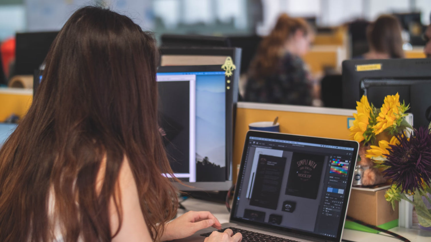 How To Set Up Triple Monitors For Laptops