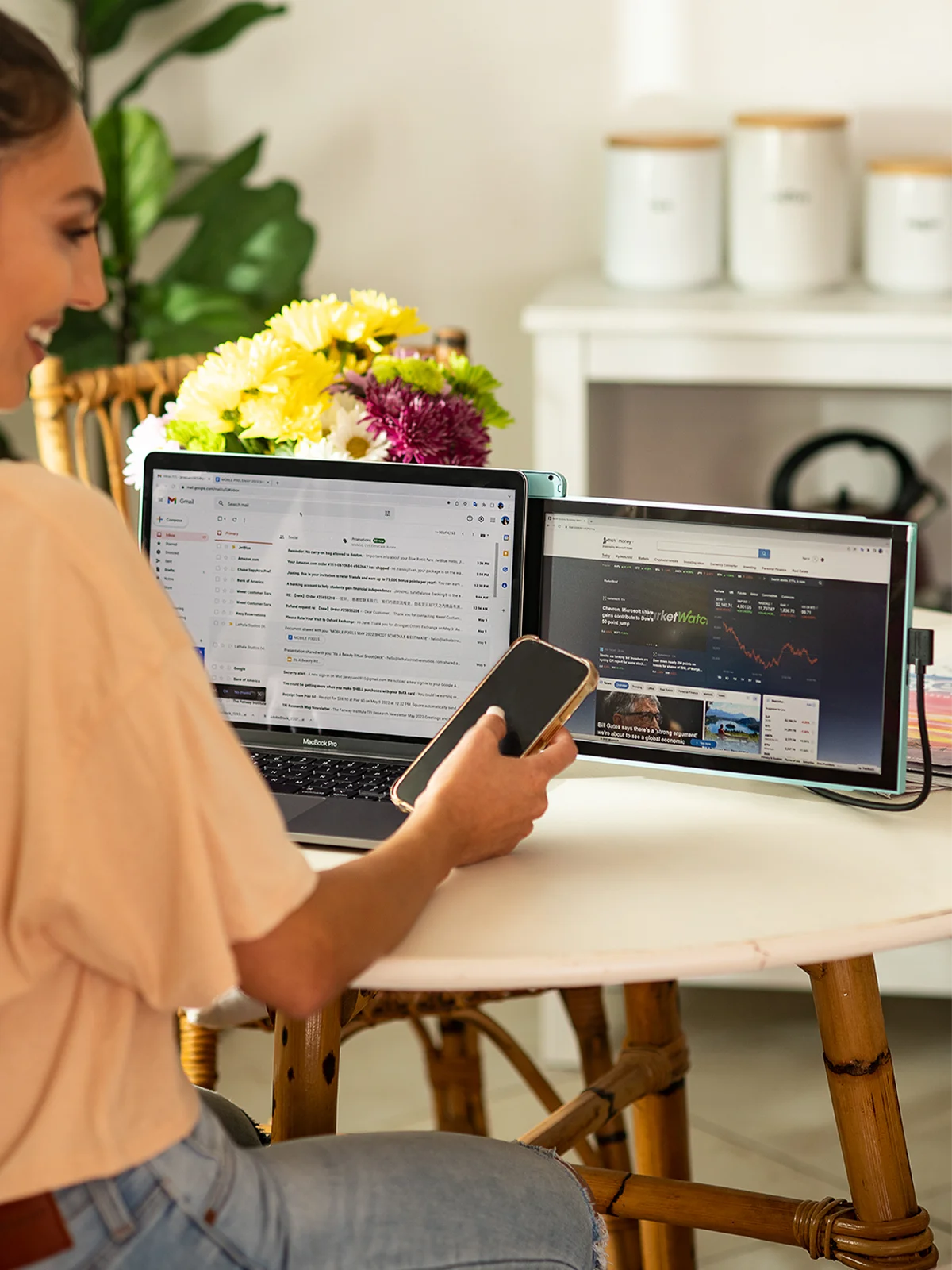 Duex Lite portable external monitor for laptop on landscape mode