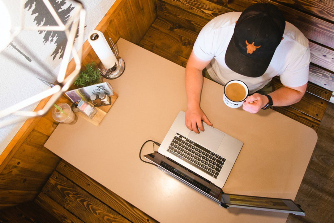 How to Extend a Laptop to 2 Monitors