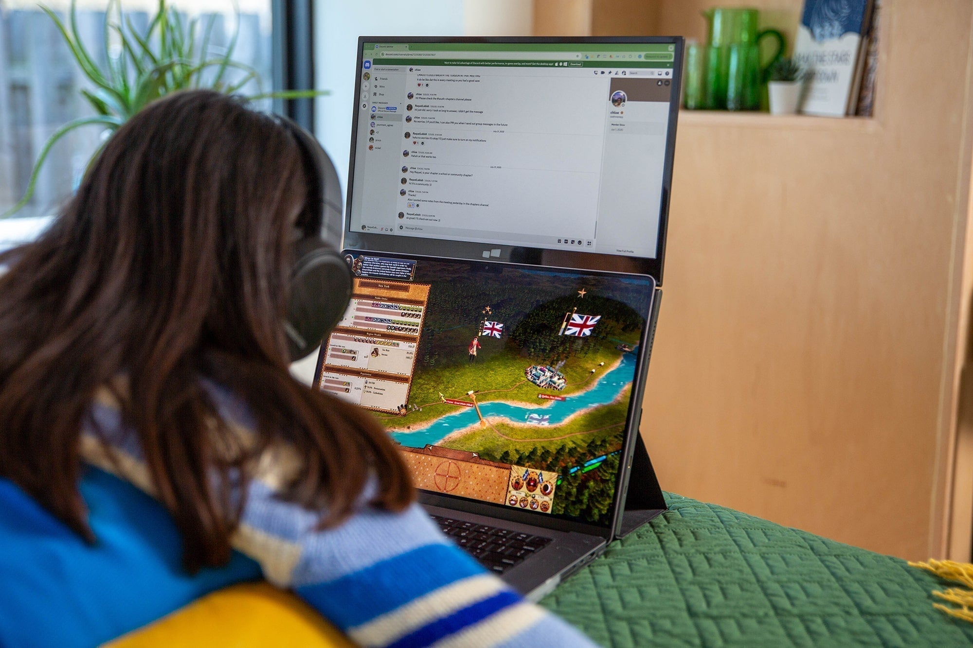 Best Portable Monitor Under $300 for Remote Work | Mobile Pixels