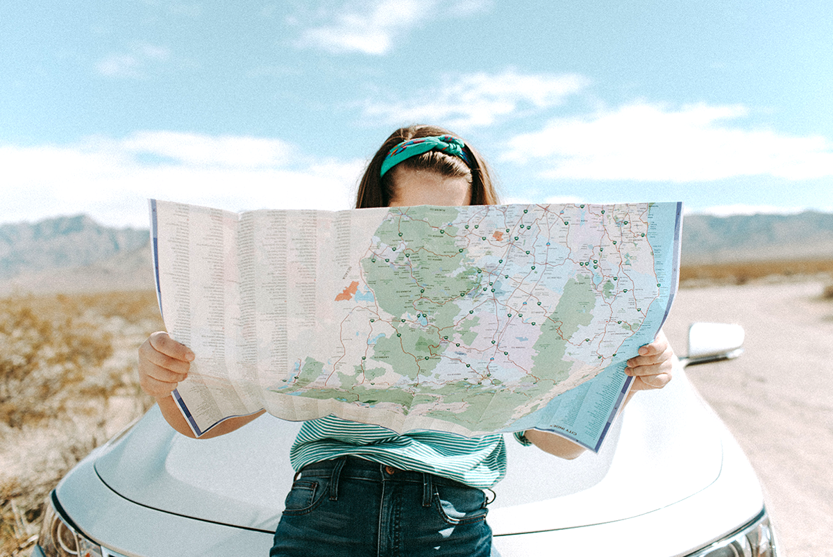 12 Travel Gifts That Will Change Their Nomad Life for the Better