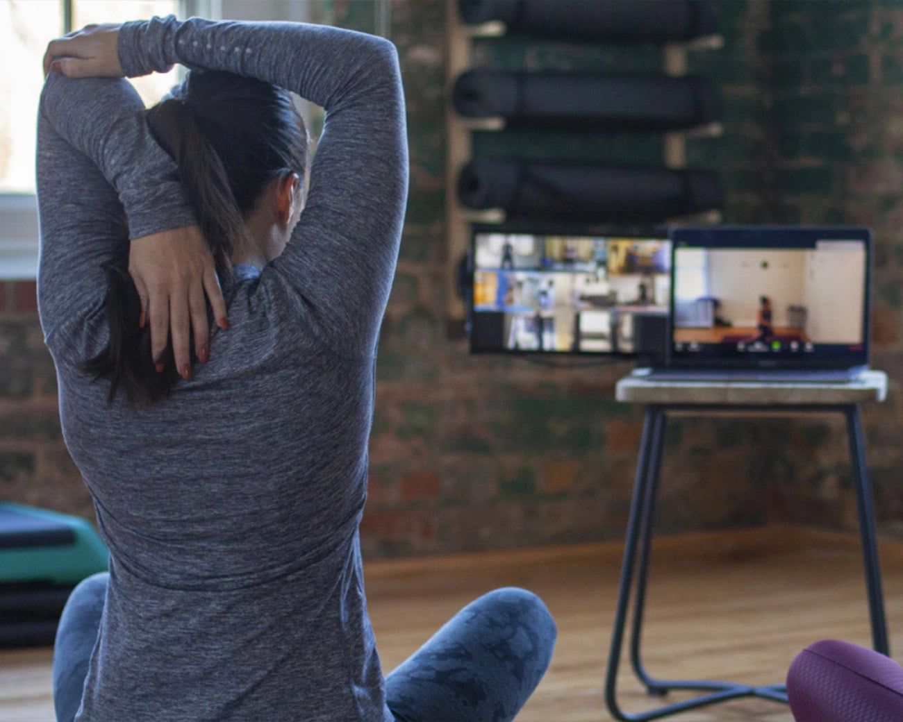 portable Monitor with laptop for workout